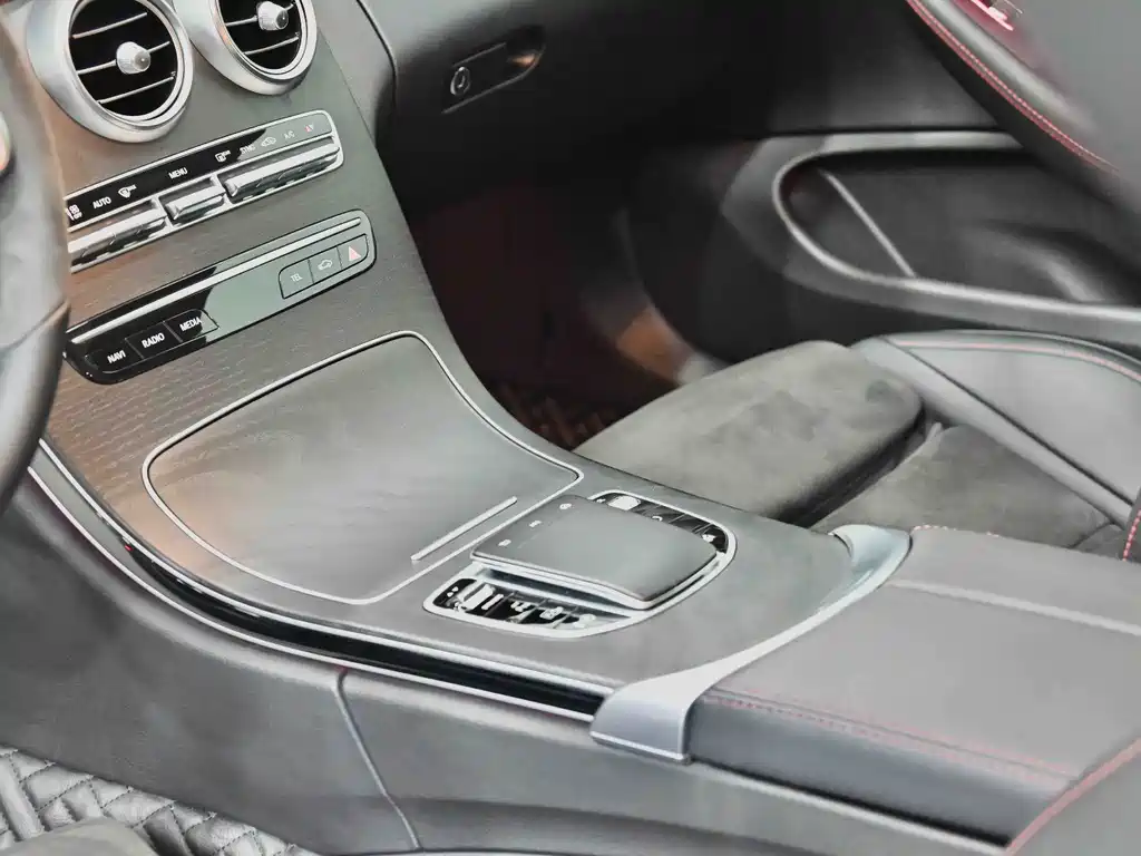 Mercedes-Benz C-Class 2023 — фото 33
