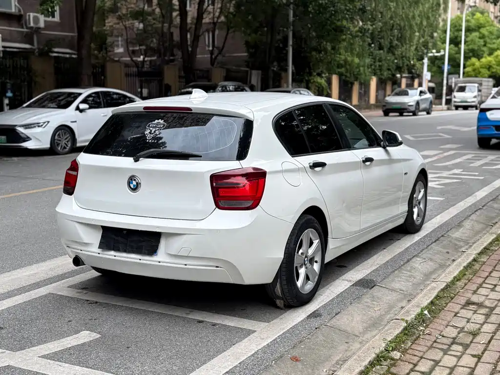 BMW 1 Series 2012 — фото 11