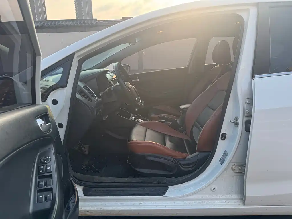 Kia K3 2016