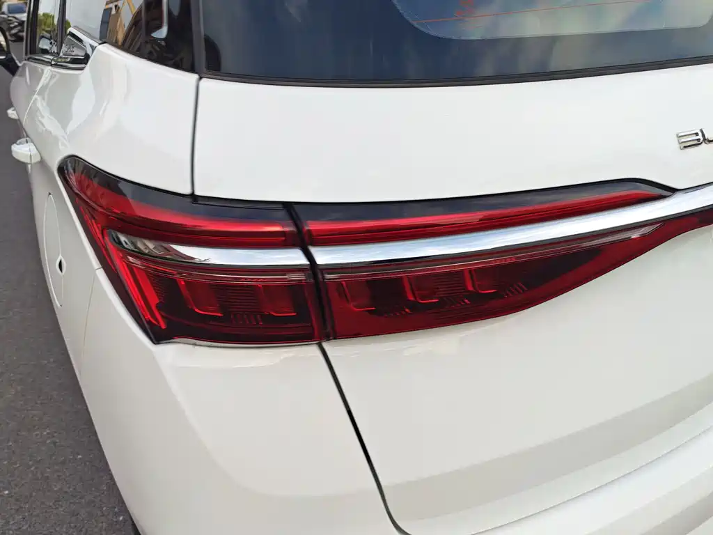 BYD MAX 2021 — фото 14