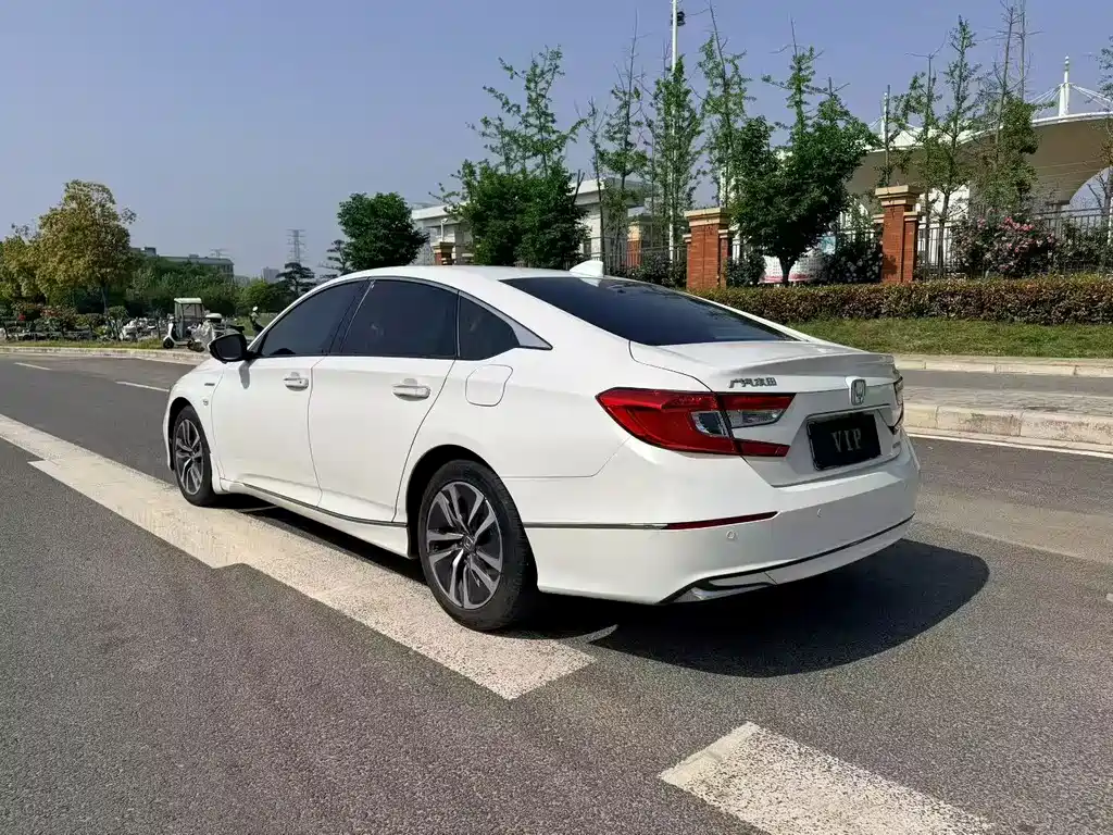 Honda Accord 2021 — фото 9