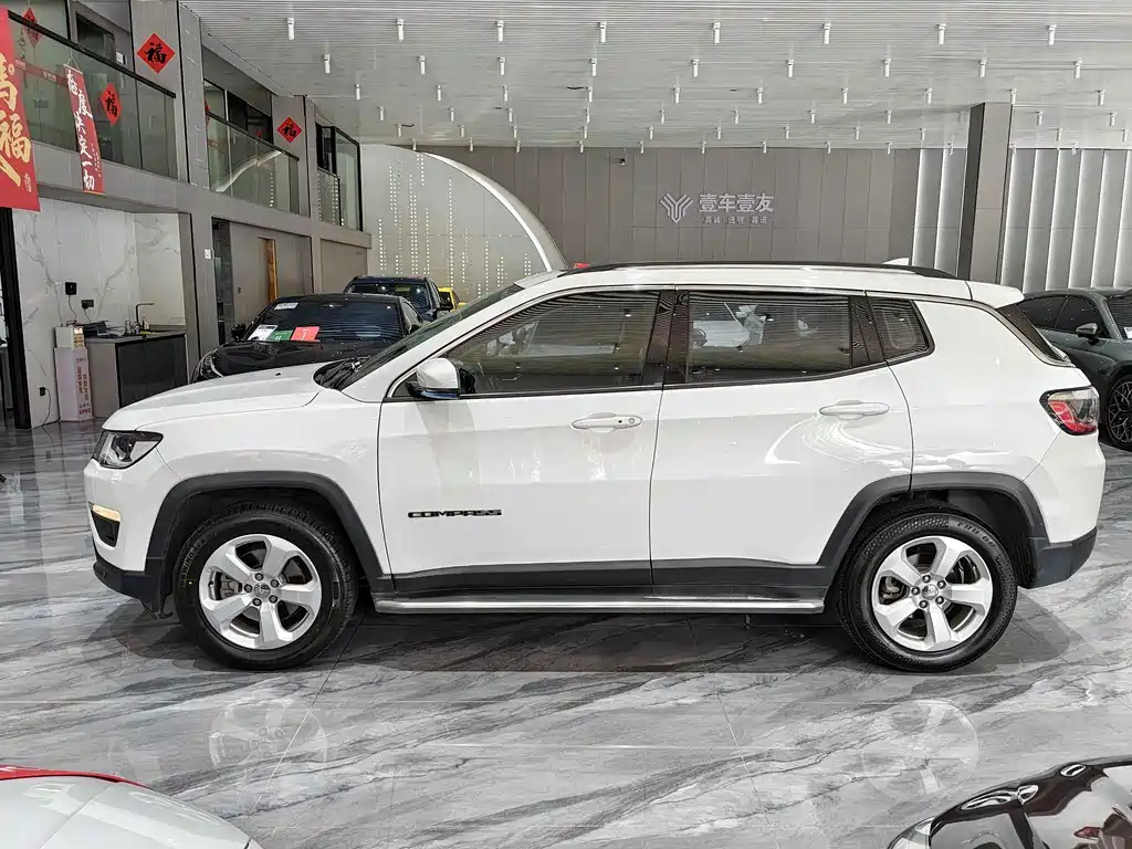 Jeep Compass 2017 — фото 6