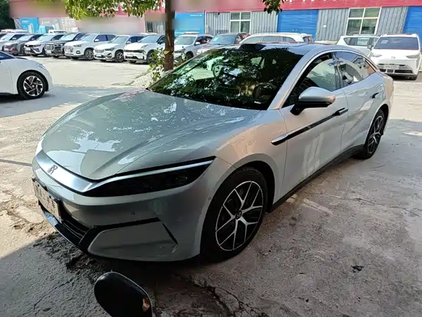 BYD Han L 2025