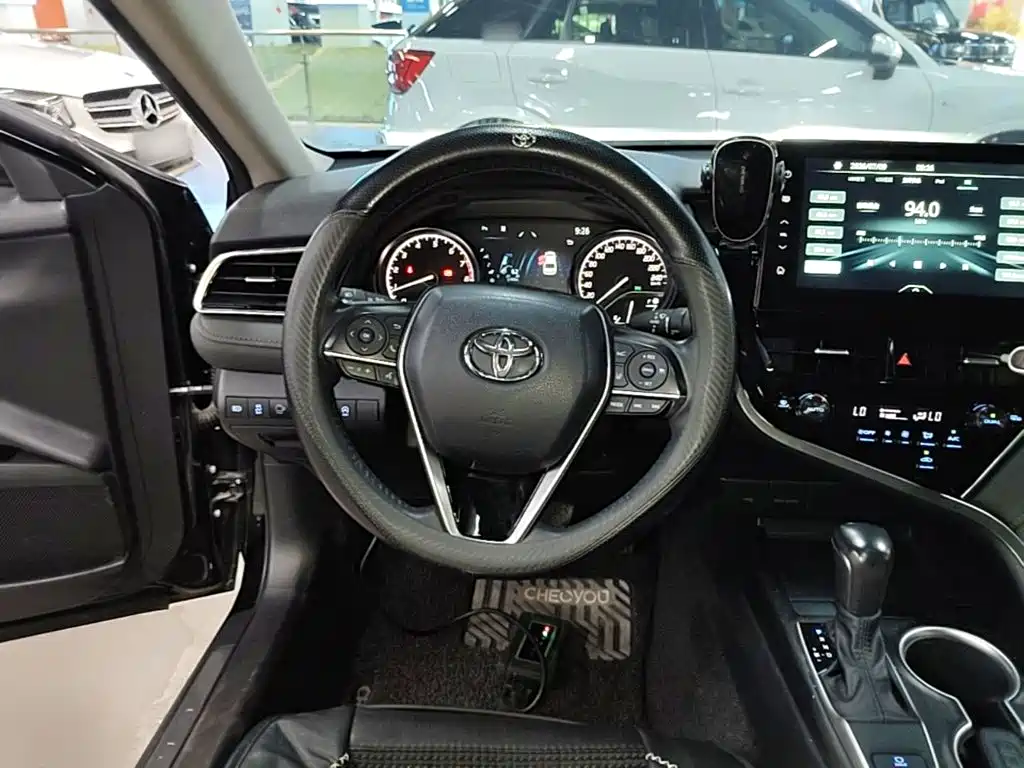 Toyota Camry 2021 — фото 11