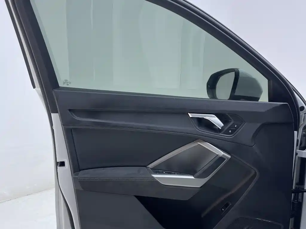 Audi Q3 2023 — фото 22
