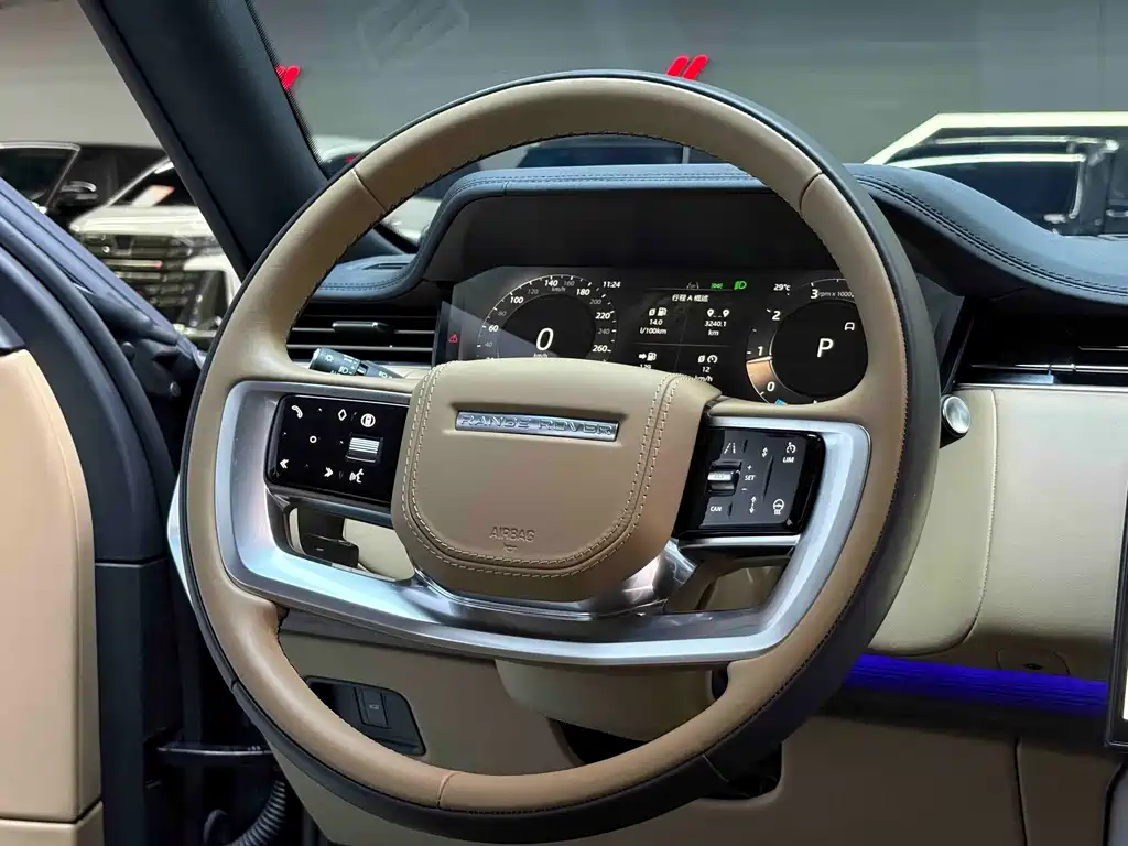 Land Rover Range Rover 2024 — фото 11