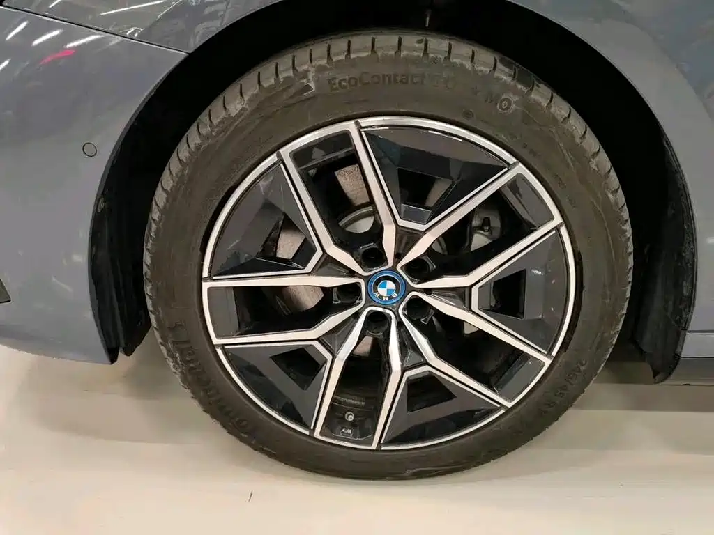 BMW i5 2024 — фото 10