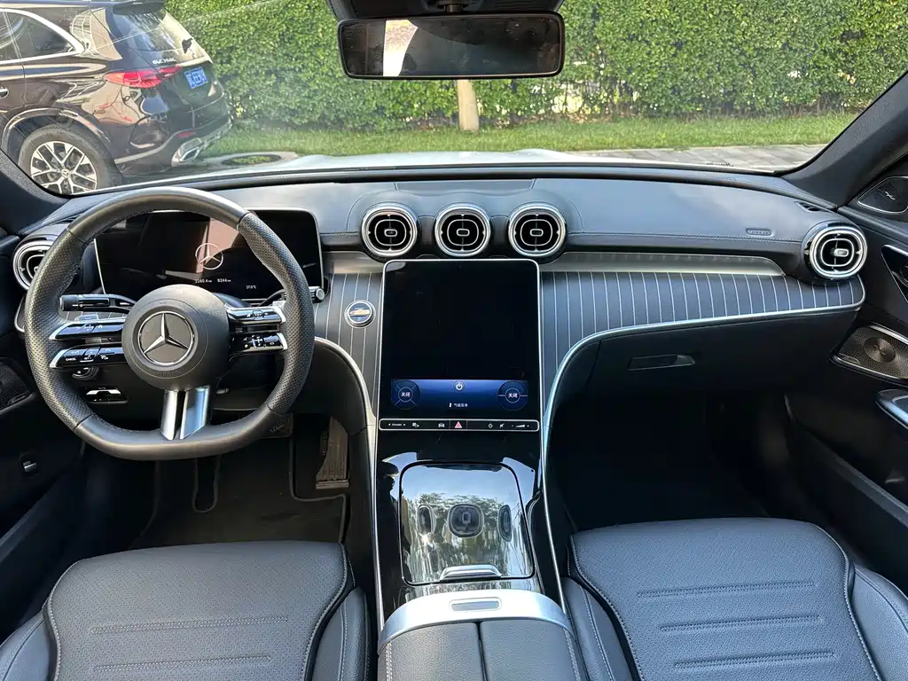 Mercedes-Benz C-Class 2024 — фото 15