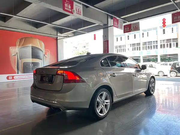 Volvo S60 2015