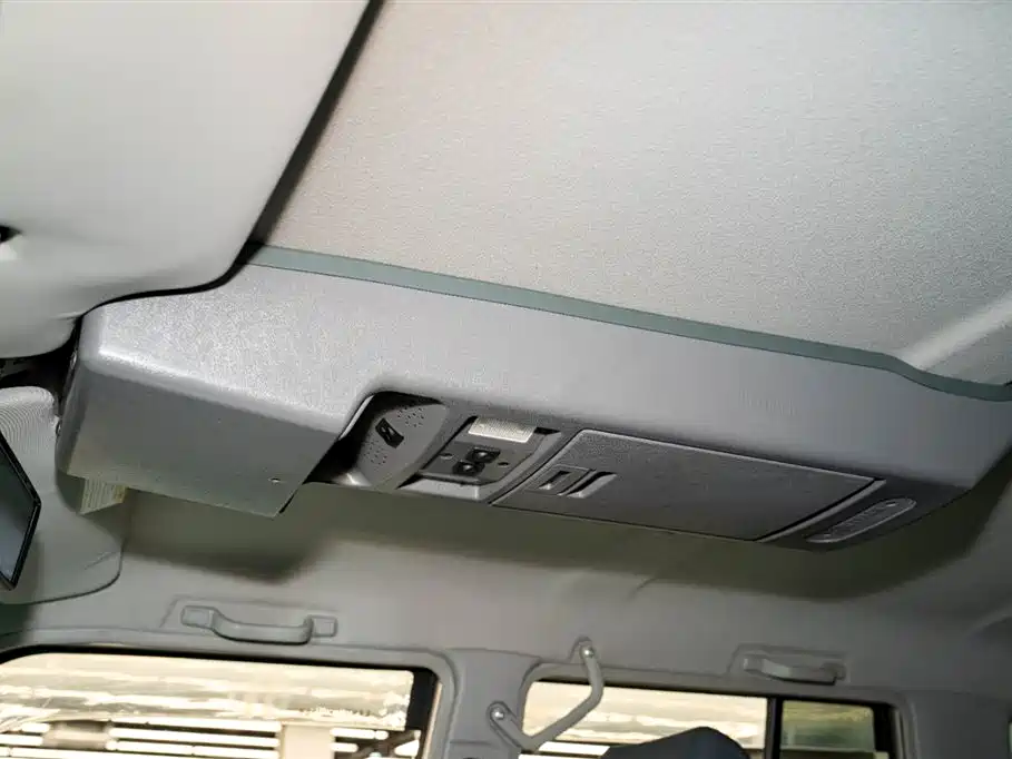 Toyota Land Cruiser 2020 — фото 19