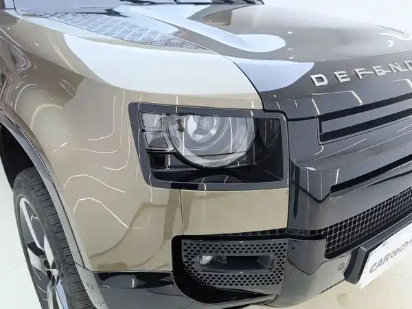 Land Rover Defender 2022