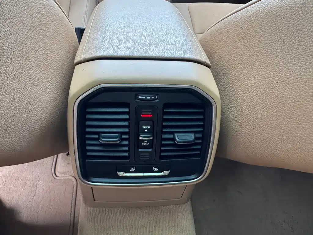 Porsche Macan 2015 — фото 14