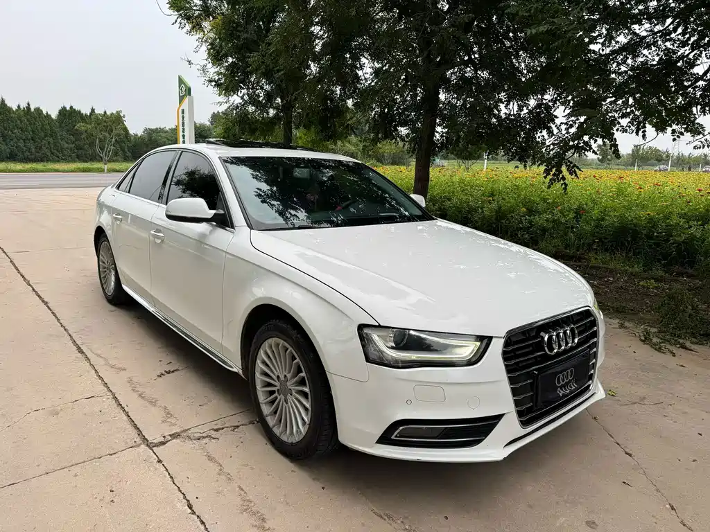 Audi A4L 2015