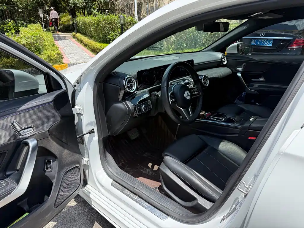 Mercedes-Benz A-Class 2020 — фото 6