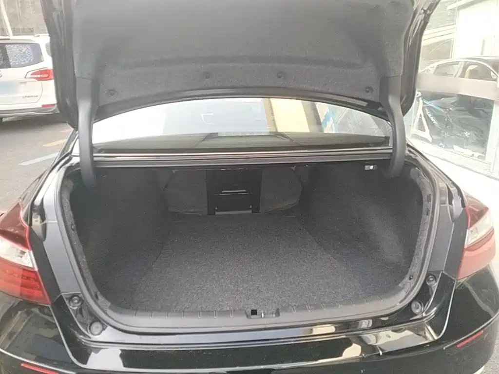 Honda Accord 2017 — фото 19