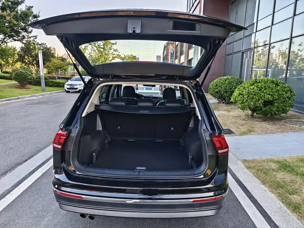 Volkswagen Tiguan L 2021 — фото 7