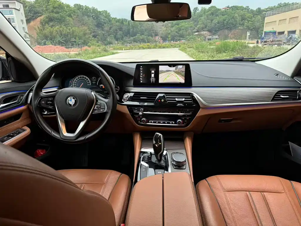 BMW 6 Series GT 2018 — фото 8