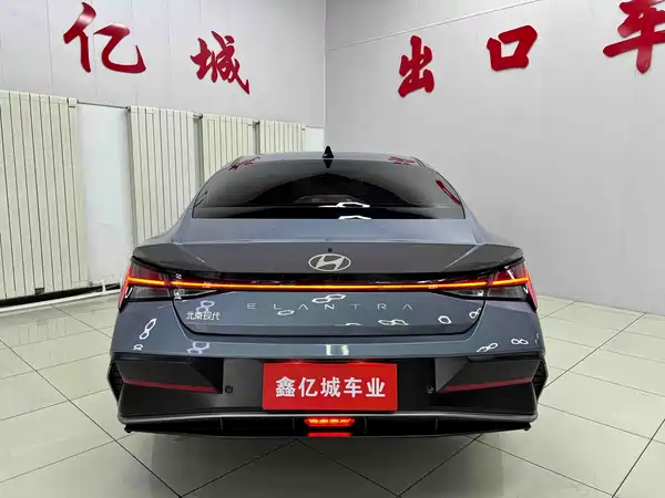 Hyundai Elantra 2023
