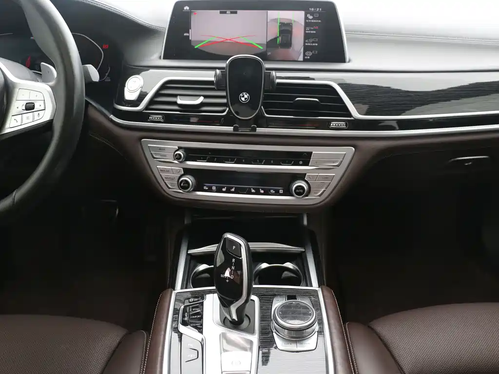 BMW 7 Series 2020 — фото 12