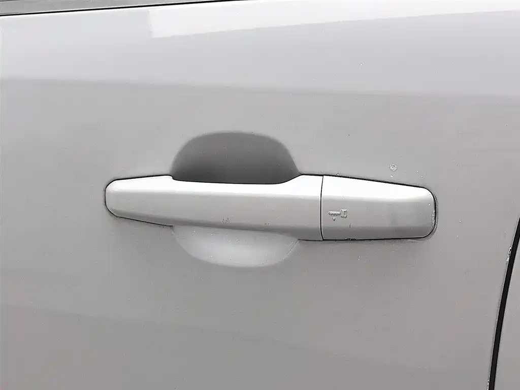 Jaguar F-PACE 2017 — фото 18