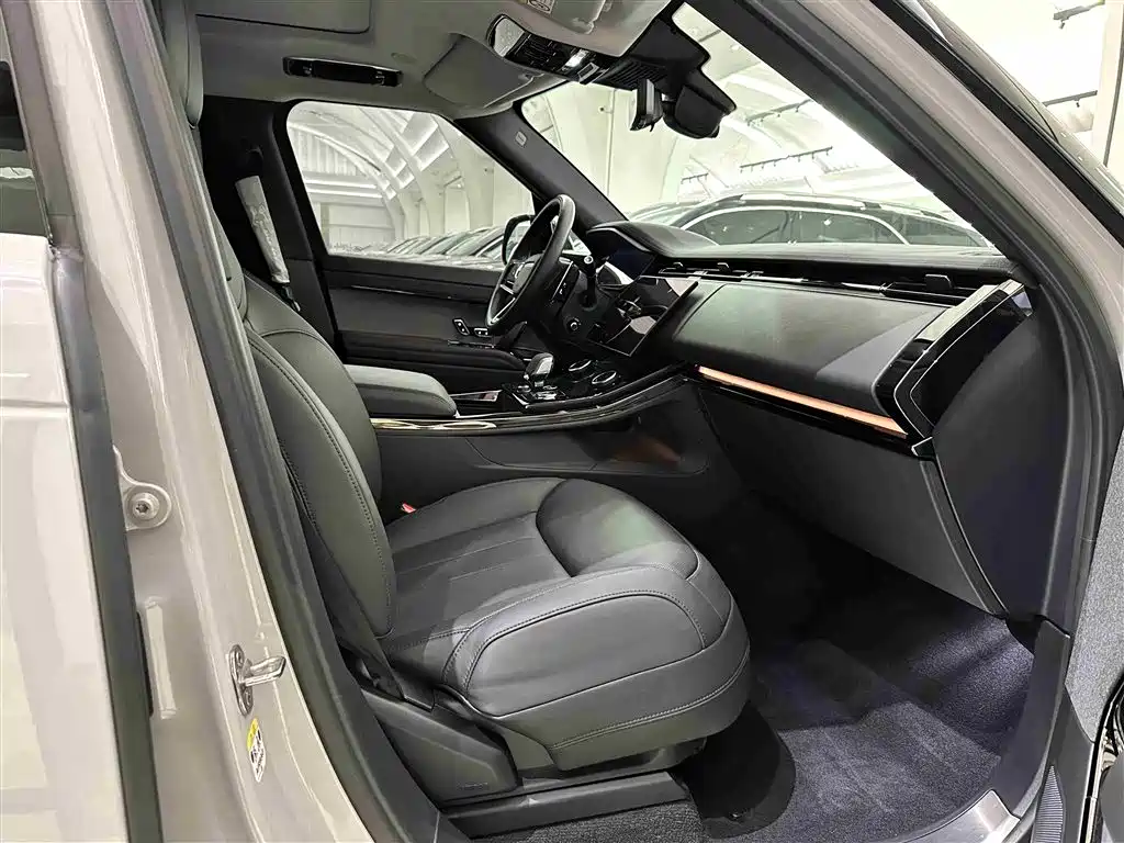 Land Rover Sport 2023 — фото 16