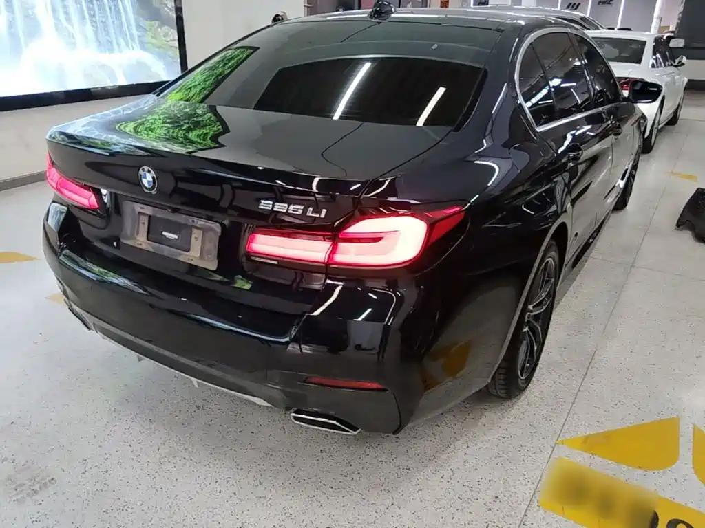BMW 5 Series 2023