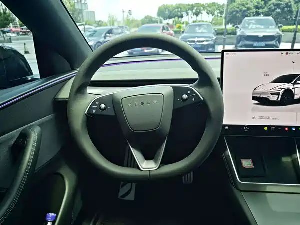 Tesla Model Y 2026
