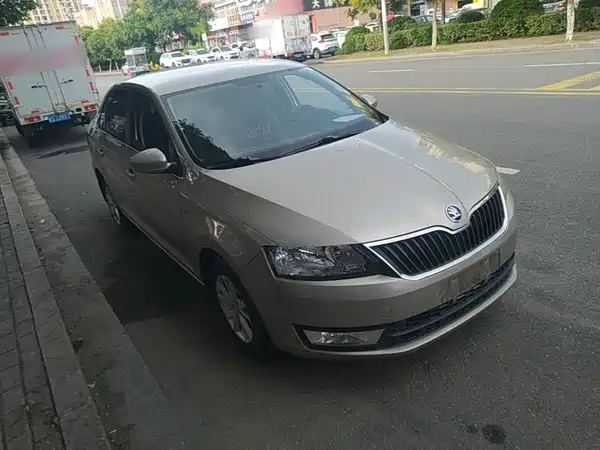 Skoda Rapid 2015