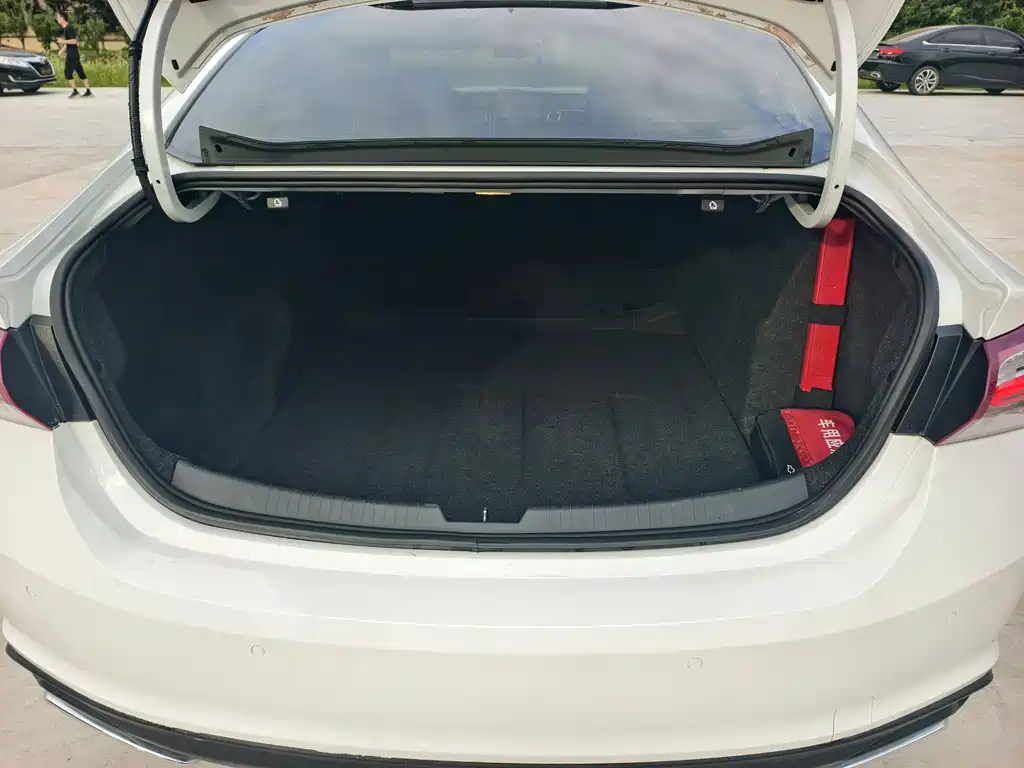 Chevrolet Malibu XL 2022 — фото 10