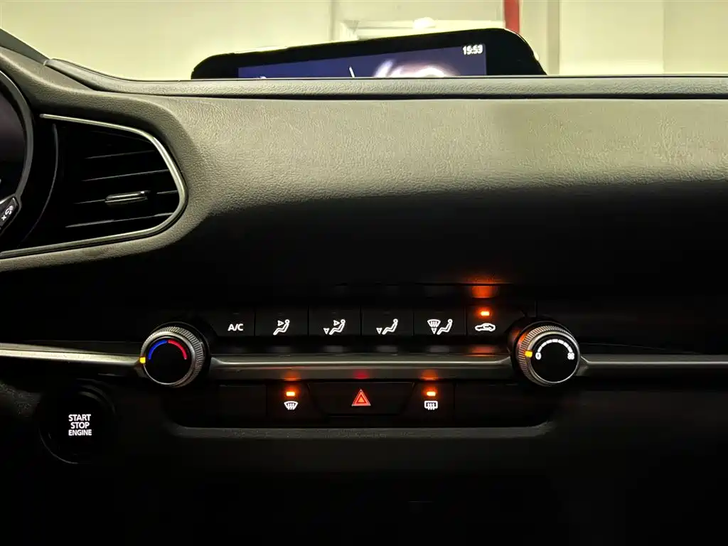 Mazda CX-30 2021 — фото 14