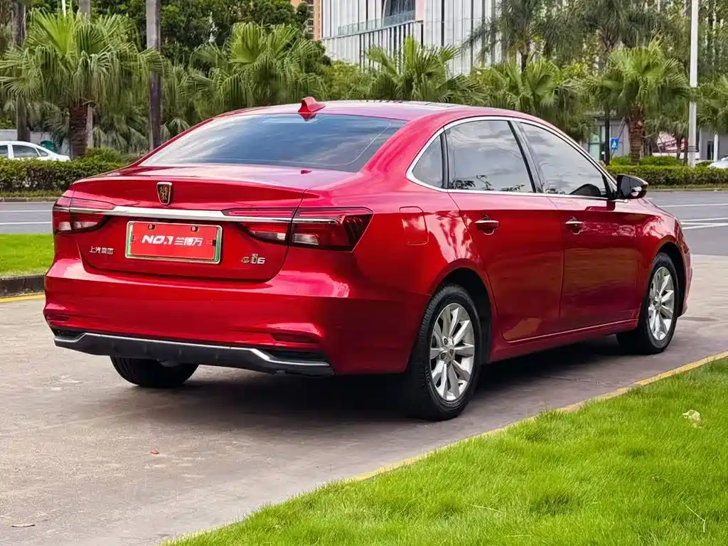 Roewe i6 New Energy 2018 — фото 9