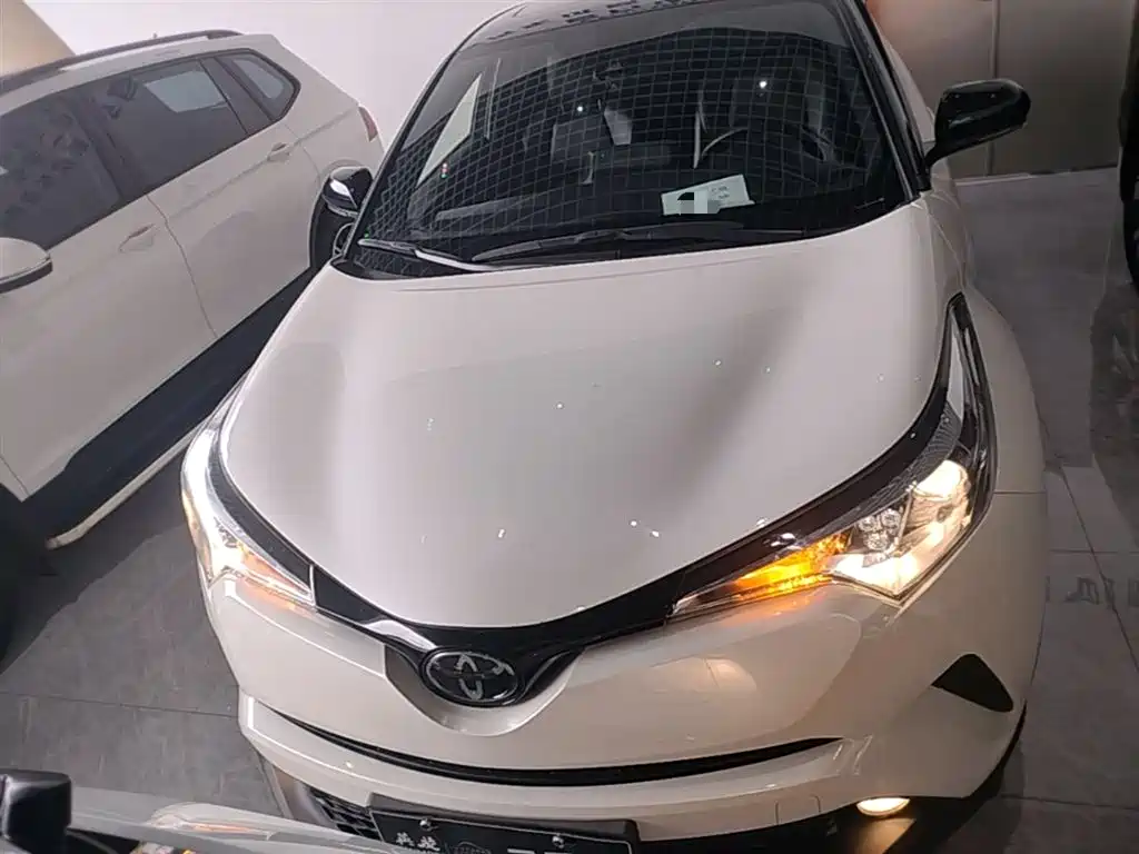 Toyota C-HR 2021 — фото 3