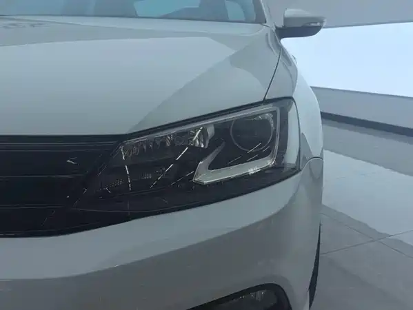 Volkswagen Sagitar 2017