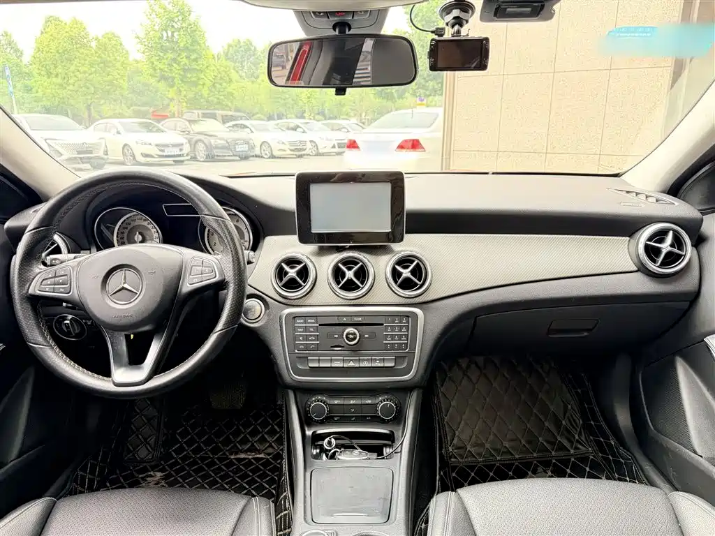 Mercedes-Benz GLA 2017 — фото 12