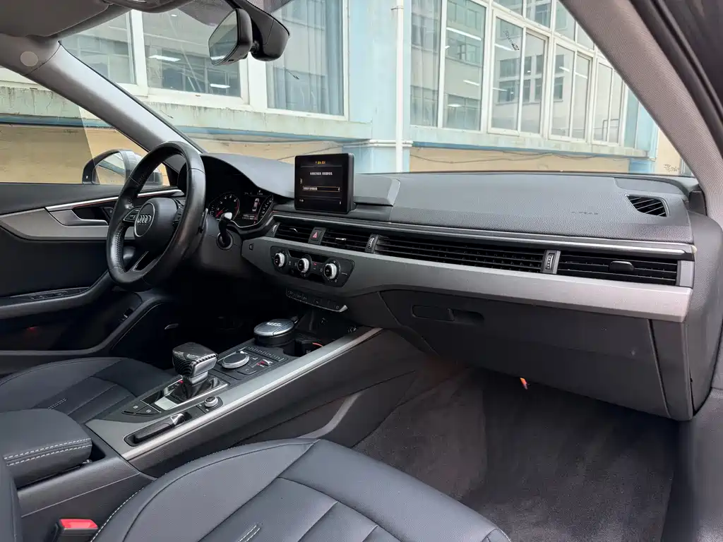 Audi A4L 2019 — фото 15