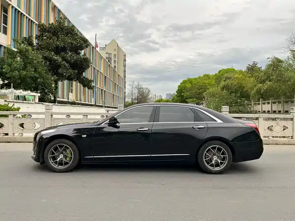 Cadillac CT6 2017