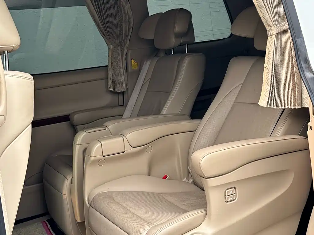 Toyota Alphard 2011 — фото 11