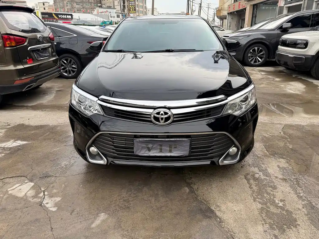 Toyota Camry 2016 — фото 2