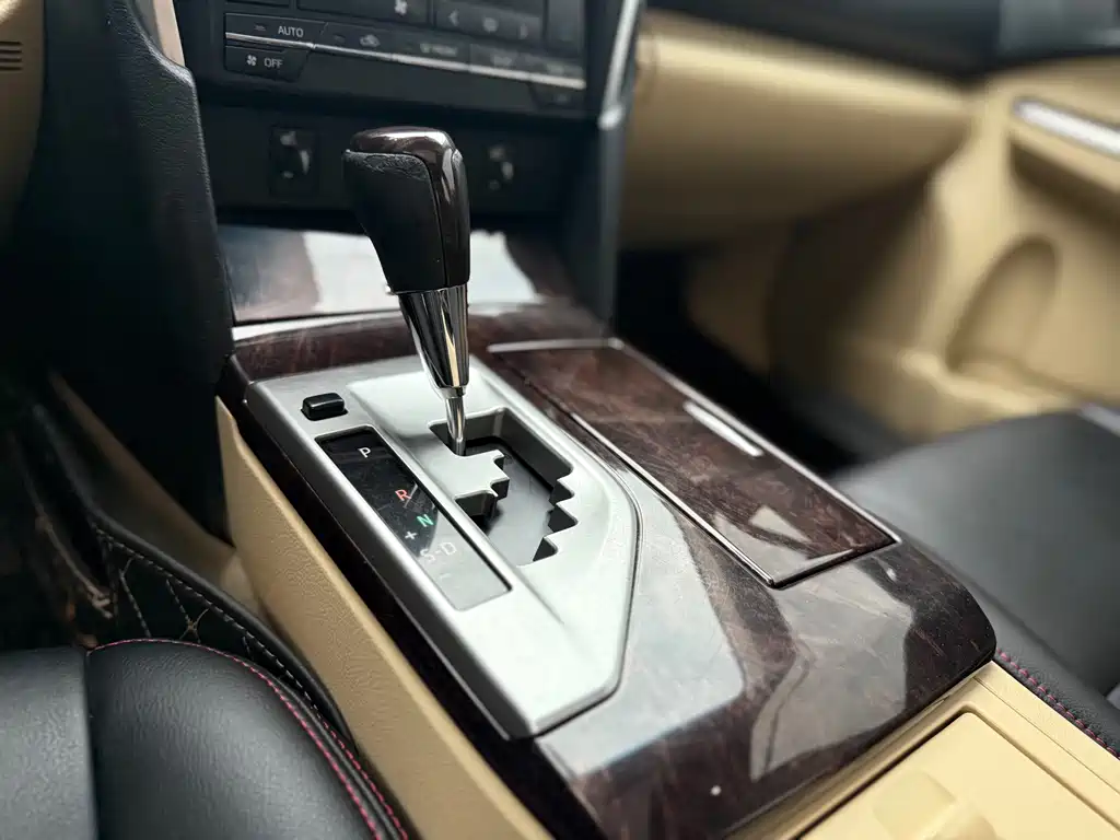 Toyota Camry 2016 — фото 12