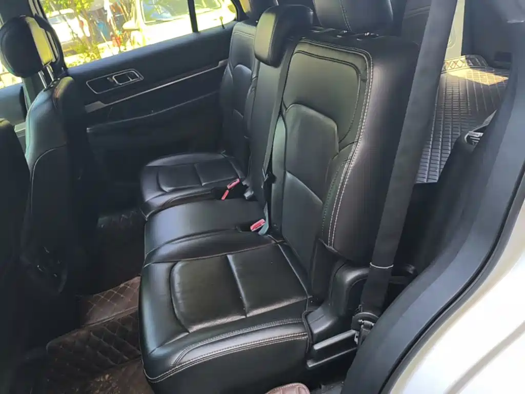 Ford Explorer 2017 — фото 17