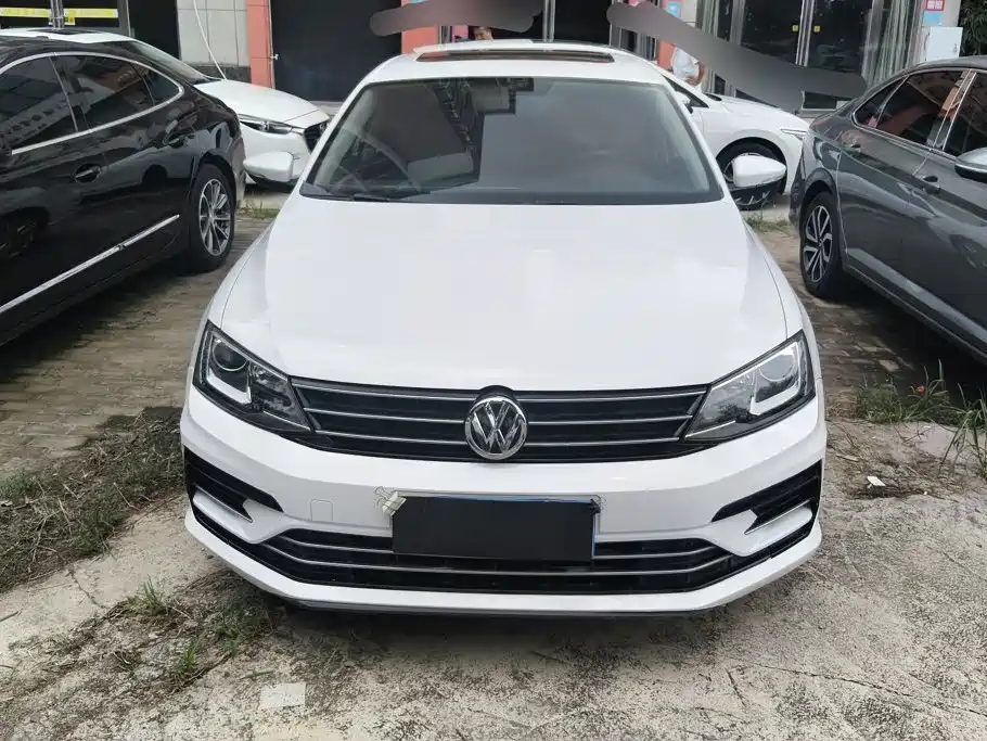 Volkswagen Sagitar 2019