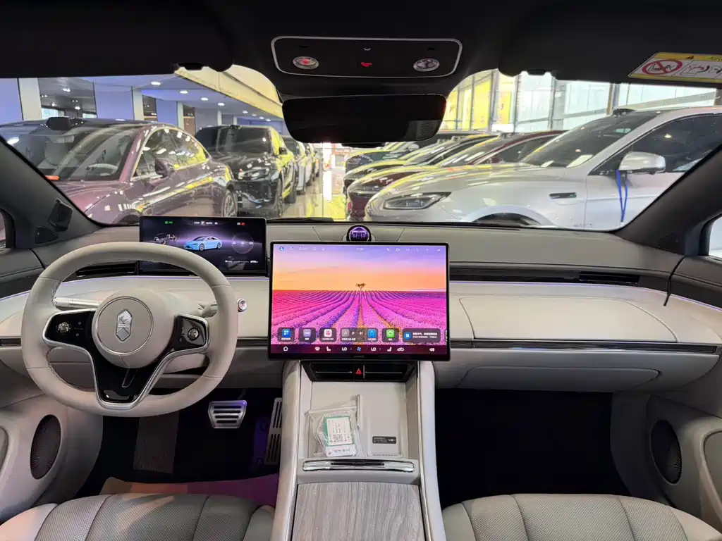 Luxeed Zhijie S7 2025