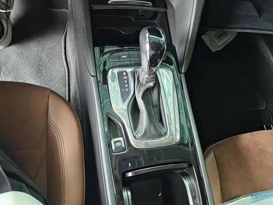 Buick Regal 2019 — фото 16