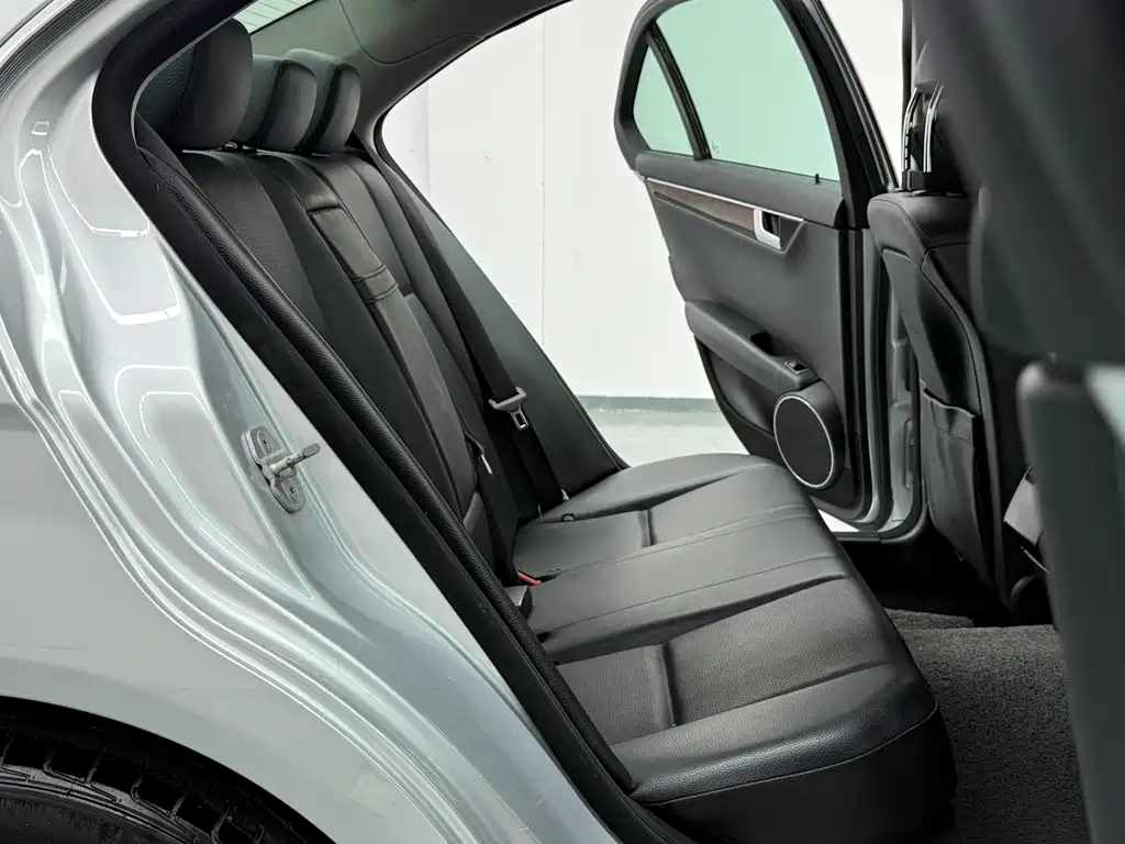 Mercedes-Benz C-Class 2012 — фото 11