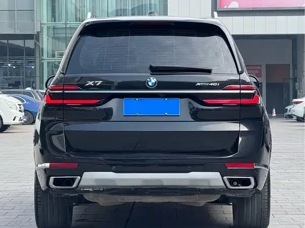 BMW X7 2023