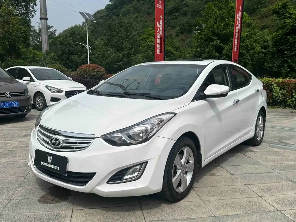 Hyundai Elantra Langdong 2013