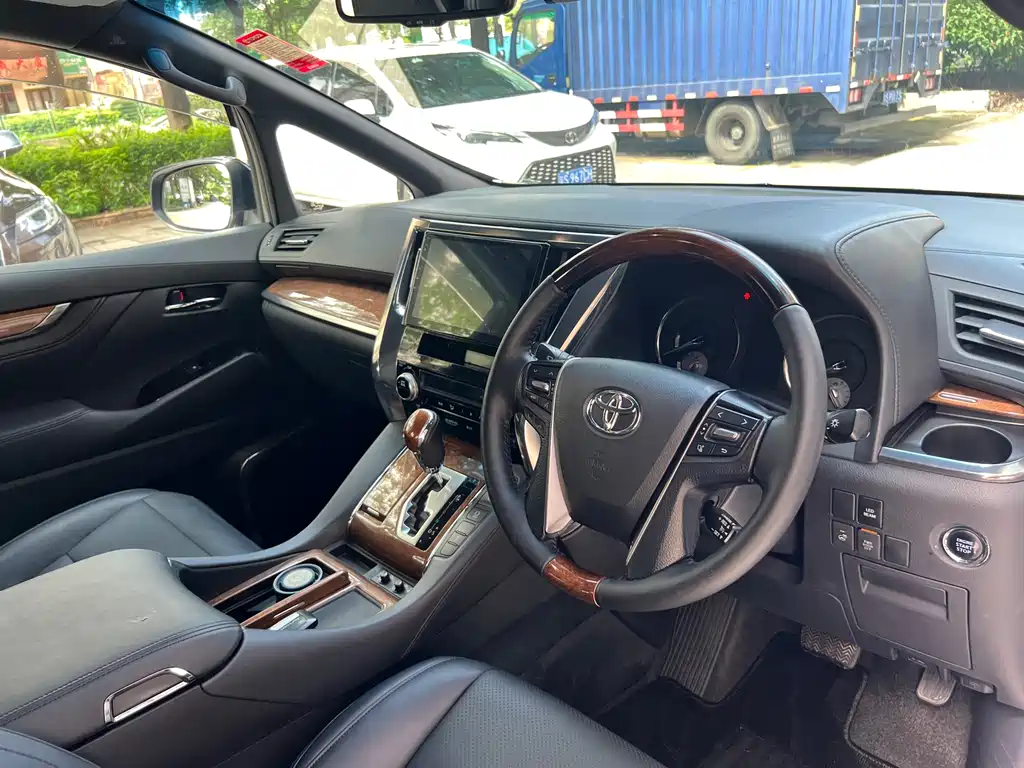 Toyota Alphard 2015 — фото 21