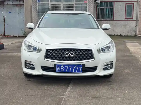 Infiniti Q50 2014