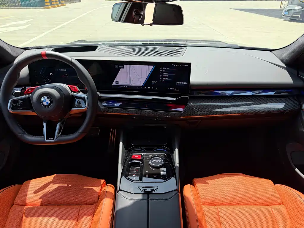 BMW M5 New Energy 2025 — фото 10