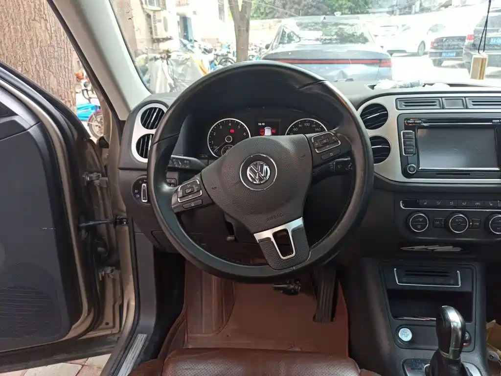 Volkswagen Tiguan 2015